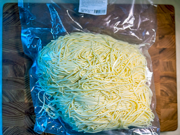 Сырный продукт ФЕРМЕРСКИЙ паутинка белая в Санкт-Петербурге