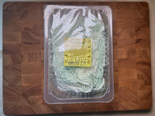 Снеки к пиву: Сыр Чечил паутинка (васаби)  500 гр.