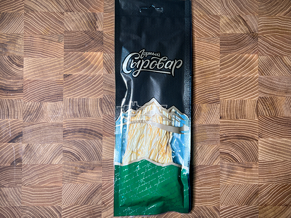 Сыр 60 гр ГОРНЫЙ СЫРОВАР (Паутинка копчёная) в Санкт-Петербурге