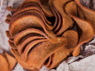 Японские снеки и крекеры: Ресторанные гренки с креветкой